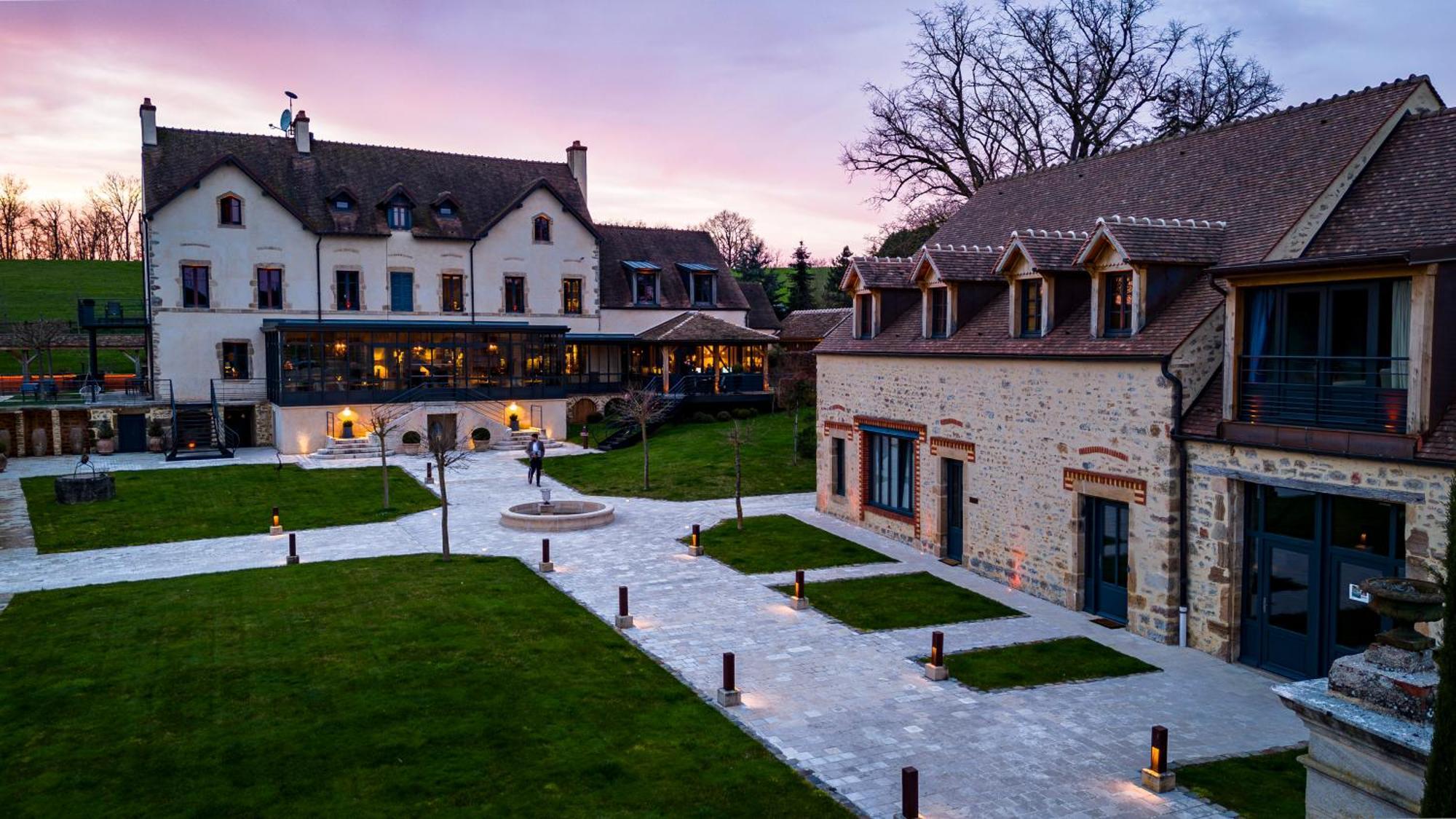 Domaine De Rymska & Spa - Relais & Chateaux Saint-Jean-de-Trezy ภายนอก รูปภาพ