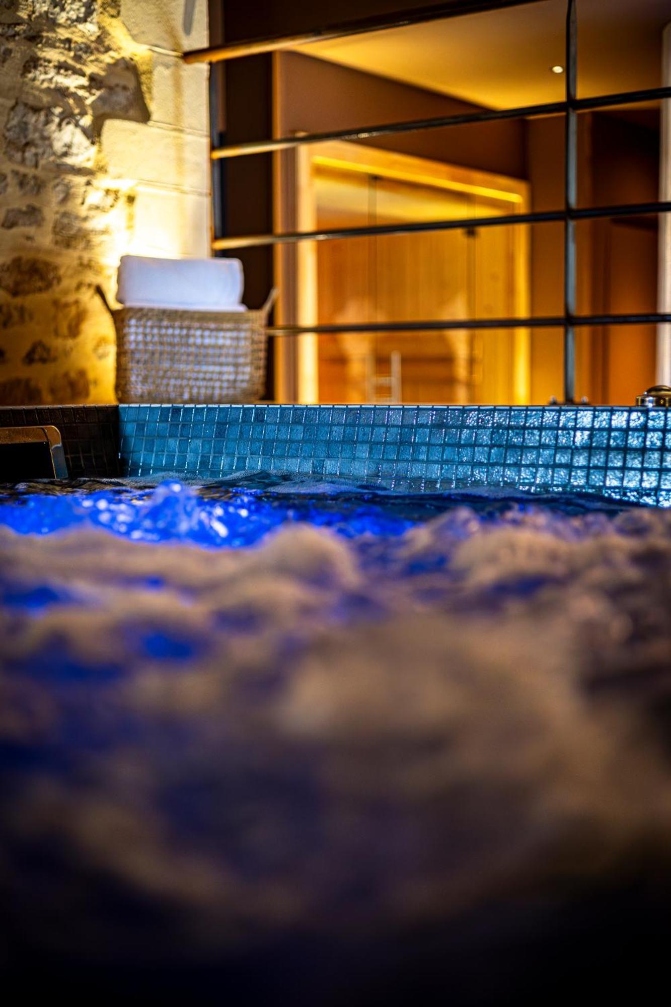 Domaine De Rymska & Spa - Relais & Chateaux Saint-Jean-de-Trezy ภายนอก รูปภาพ