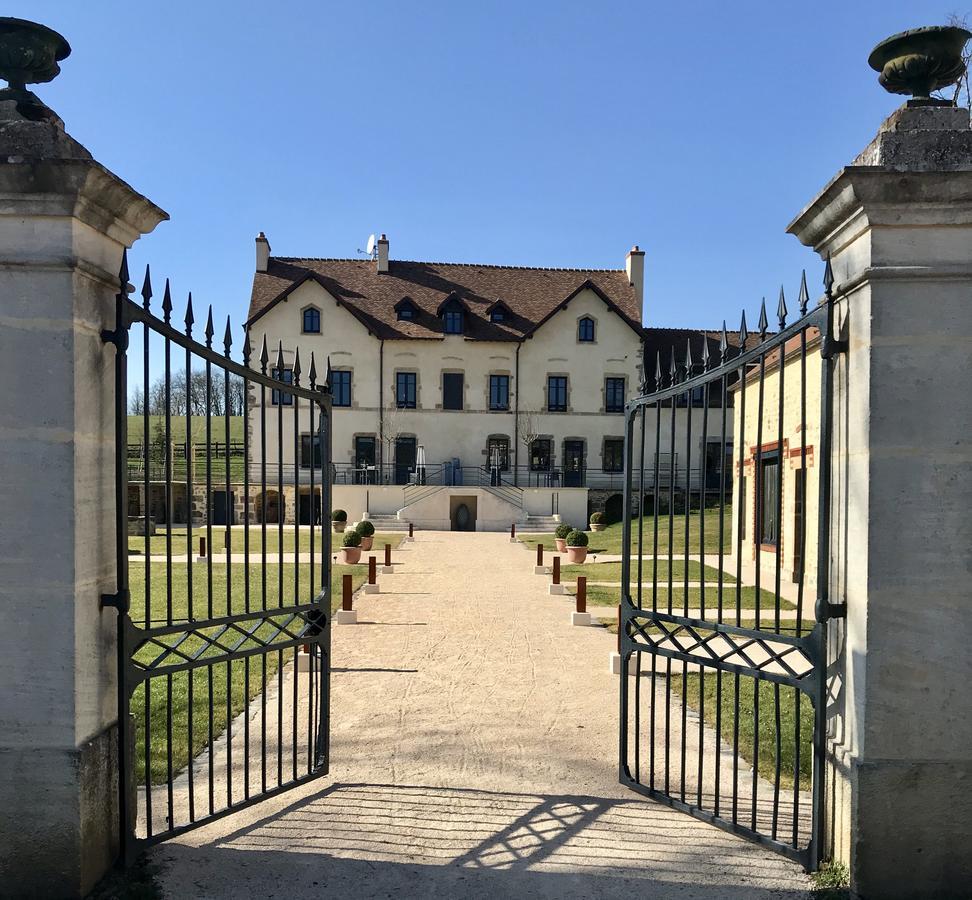 Domaine De Rymska & Spa - Relais & Chateaux Saint-Jean-de-Trezy ภายนอก รูปภาพ