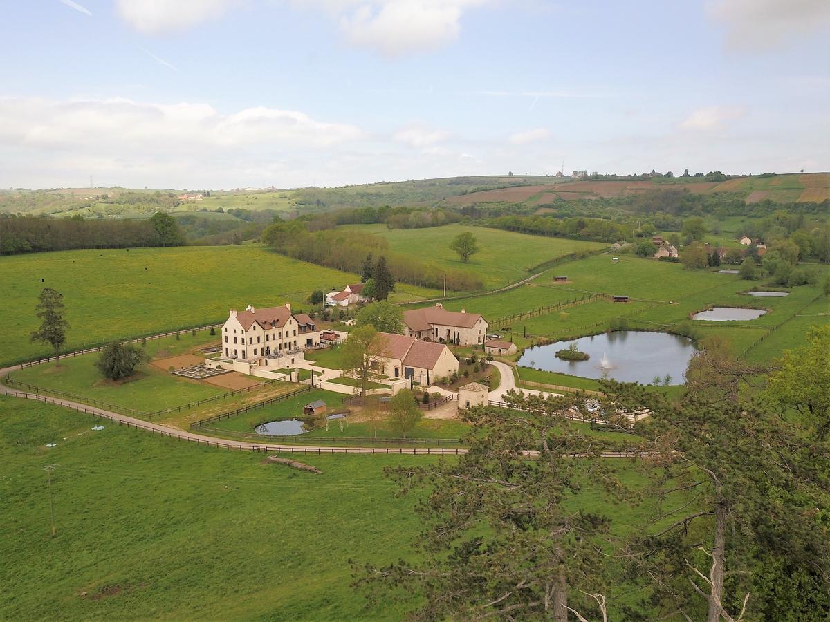 Domaine De Rymska & Spa - Relais & Chateaux Saint-Jean-de-Trezy ภายนอก รูปภาพ